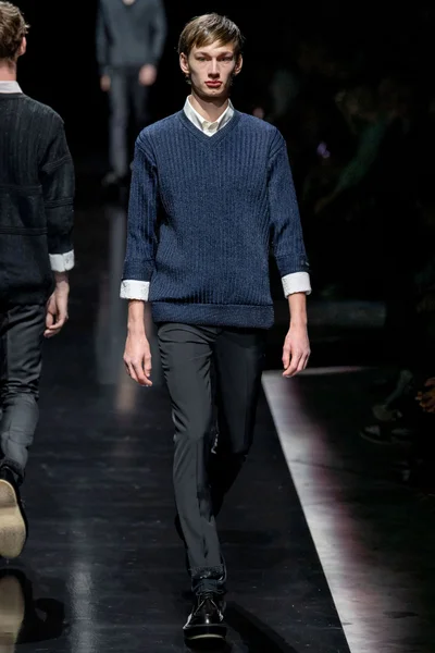 Look 17